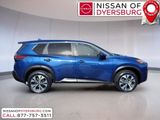 Used 2023 Nissan Rogue SV image 2