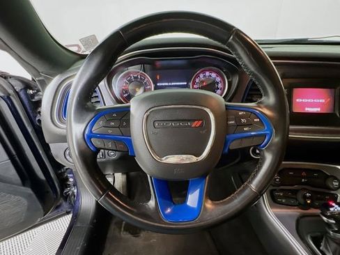 Used 2016 Dodge Challenger SXT image 12