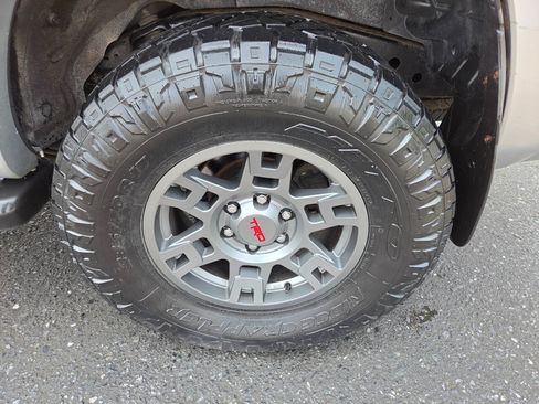 Used 2008 Toyota 4Runner SR5 AWD/4WD image 12