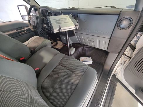 Used 2014 Ford F450 XL w/ Power Equipment Group image 18