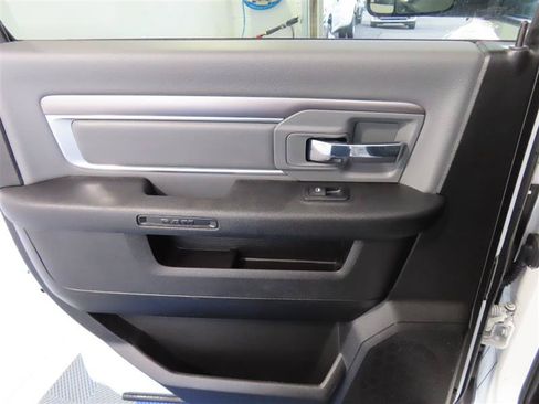 Used 2023 RAM 1500 Classic SLT w/ Trailer & Traction Group AWD/4WD image 31