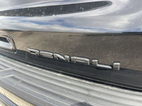 Used 2021 GMC Yukon Denali w/ Denali Premium Package AWD/4WD image 9