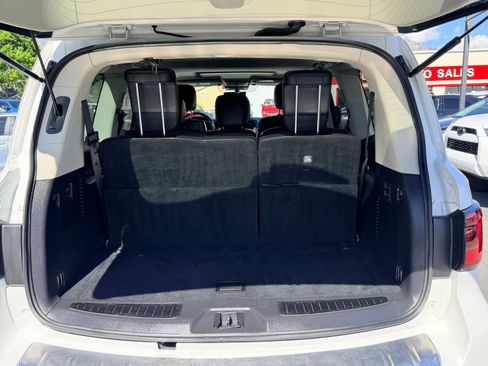 Used 2021 INFINITI QX80 Premium Select w/ All-Season Package AWD/4WD image 29