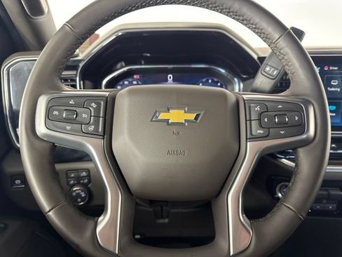 Used 2025 Chevrolet Silverado 1500 LT AWD/4WD image 18