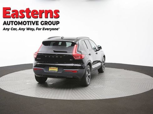 Used 2023 Volvo XC40 B4 Ultimate FWD image 33