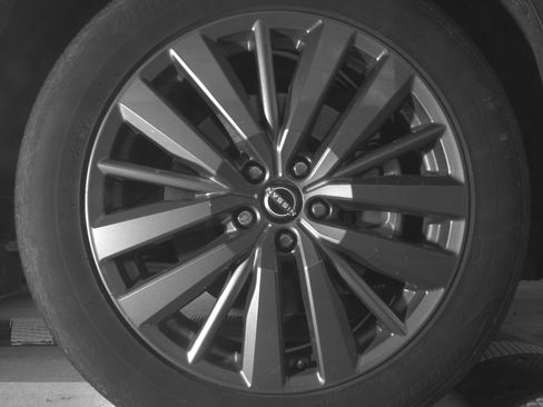 Used 2024 Nissan Pathfinder SL w/ SL Premium Package FWD image 12