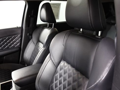 Used 2023 Mitsubishi Outlander SEL image 17