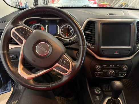 Used 2017 Jeep Cherokee Latitude w/ True North Edition AWD/4WD image 9