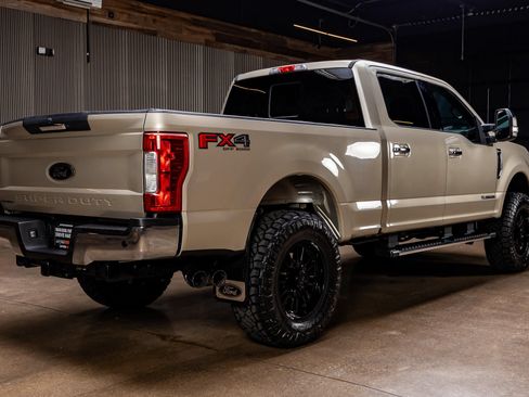 Used 2017 Ford F250 Lariat w/ Chrome Package AWD/4WD image 8