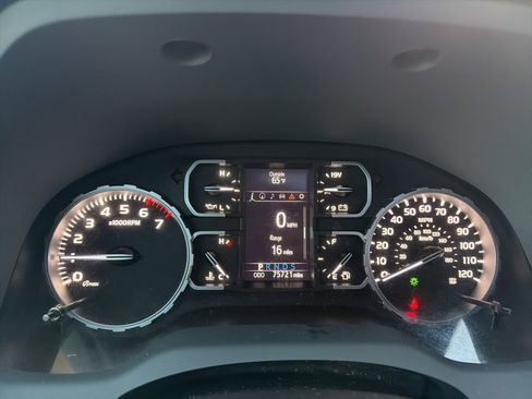 Used 2018 Toyota Tundra Platinum image 13