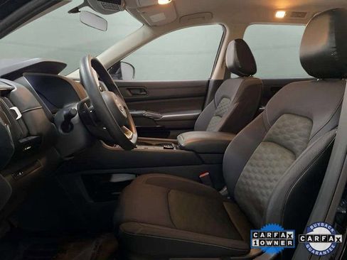 Used 2024 Nissan Pathfinder S image 61