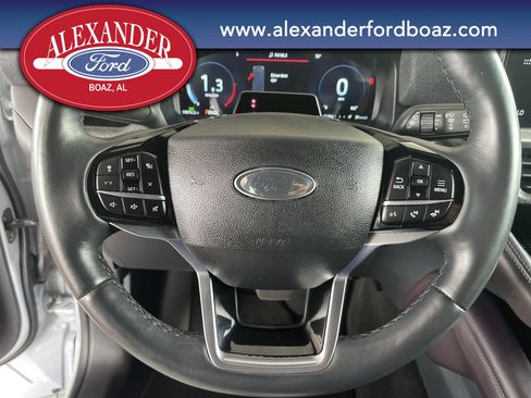Used 2025 Ford Explorer Platinum w/ LUX Leather Package AWD/4WD image 22