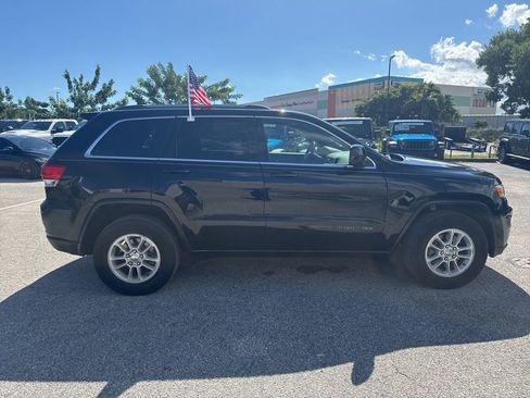 Used 2019 Jeep Grand Cherokee Laredo image 18