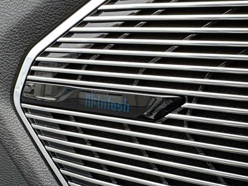 Used 2023 Jeep Grand Cherokee Overland image 28