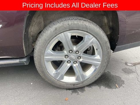 Used 2017 Cadillac Escalade Premium Luxury AWD/4WD image 4