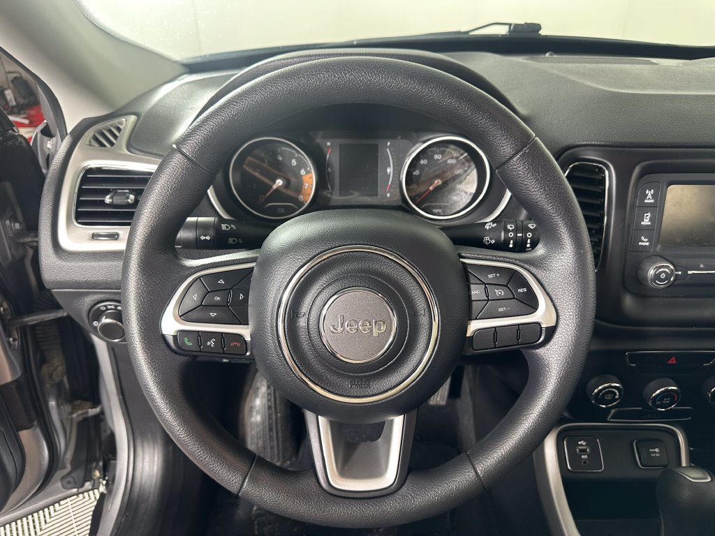 Used 2018 Jeep Compass Sport FWD image 20