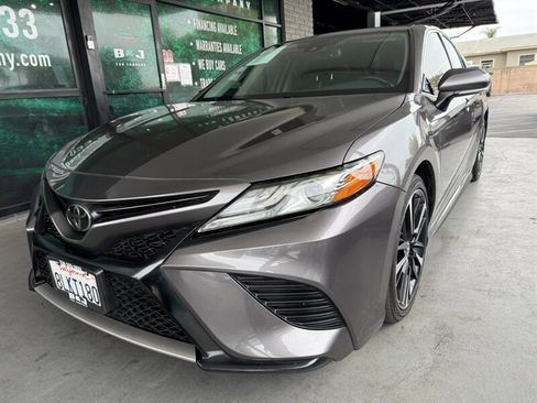 Used 2019 Toyota Camry XSE FWD image 3