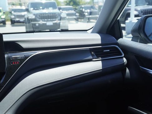 Used 2024 Toyota Camry SE FWD image 31