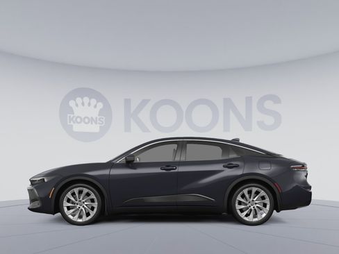 Used 2024 Toyota Crown Limited image 2