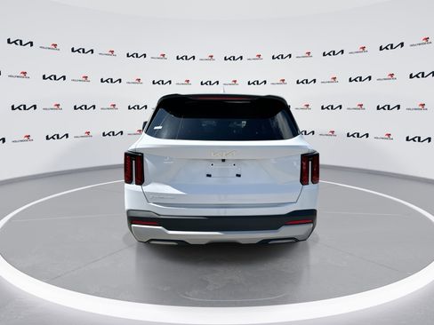 Certified 2025 Kia Sorento LX FWD image 7