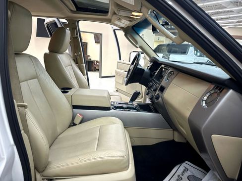 Used 2017 Ford Expedition EL Limited w/ Equipment Group 301A image 43
