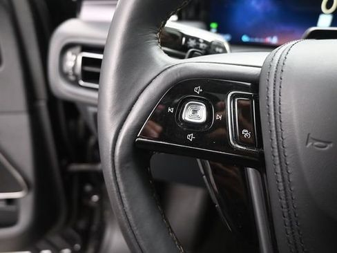 Certified 2025 Lincoln Aviator AWD w/ Jet Appearance Package image 17