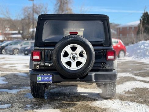 Used 2019 Jeep Wrangler Unlimited Sport S image 5