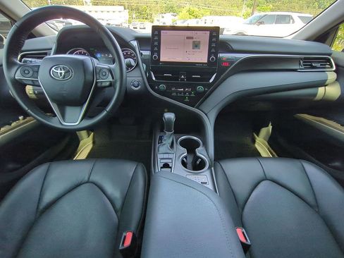 Used 2024 Toyota Camry XLE FWD image 19