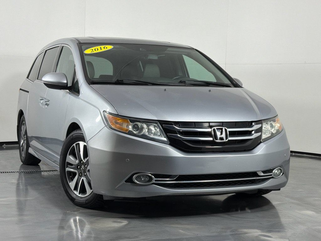 Used 2016 Honda Odyssey Touring Elite image 2