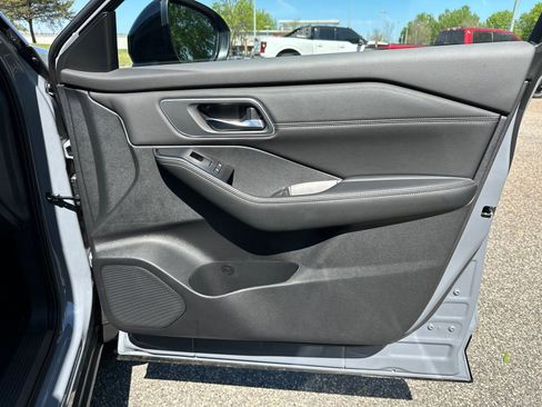 New 2026 Nissan Rogue Platinum AWD/4WD image 11