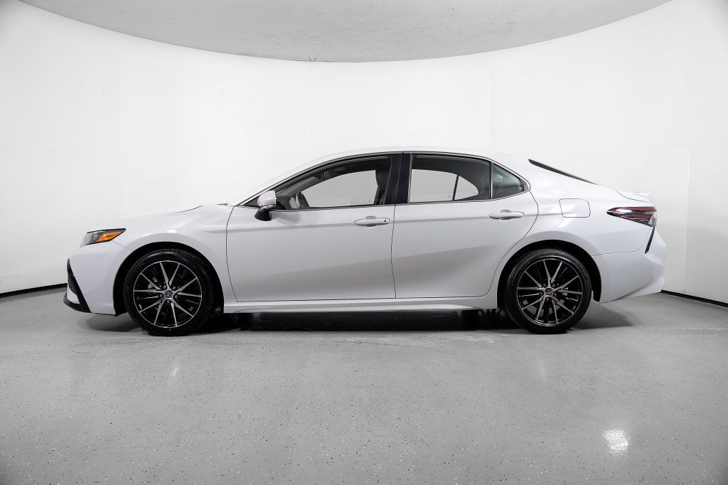 Used 2024 Toyota Camry SE FWD image 13