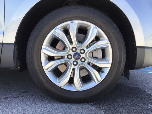 Used 2021 Ford Edge Titanium AWD/4WD image 16