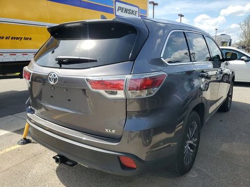 Used 2016 Toyota Highlander XLE image 9