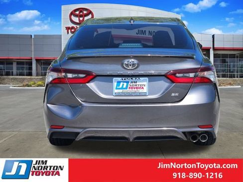 Used 2021 Toyota Camry SE FWD image 6