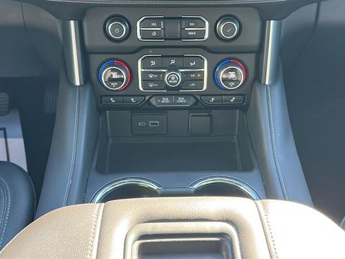 Used 2022 Chevrolet Tahoe LT w/ LT Signature Plus Package image 22