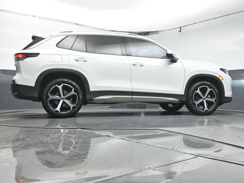 Certified 2025 Volkswagen Tiguan SE image 40