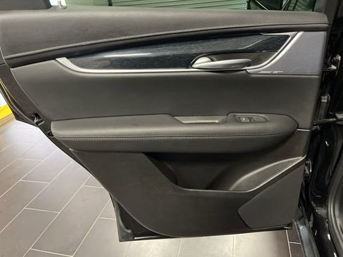 Certified 2025 Cadillac XT5 Premium Luxury image 11