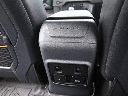 Used 2022 Ford Bronco Badlands AWD/4WD image 16