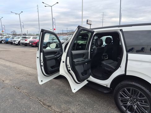 New 2026 Ford Expedition Platinum w/ Stealth Appearance Package image 15