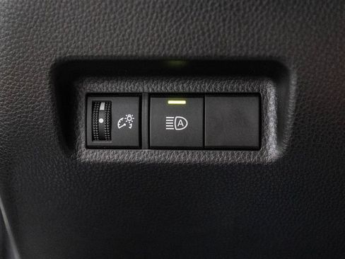Used 2025 Toyota RAV4 LE AWD/4WD image 21