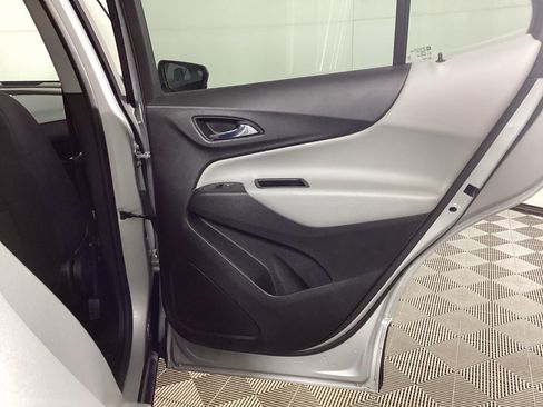 Used 2022 Chevrolet Equinox LS w/ LS Convenience Package image 10