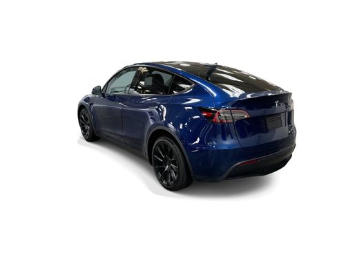 Certified 2023 Tesla Model Y Long Range AWD/4WD image 4