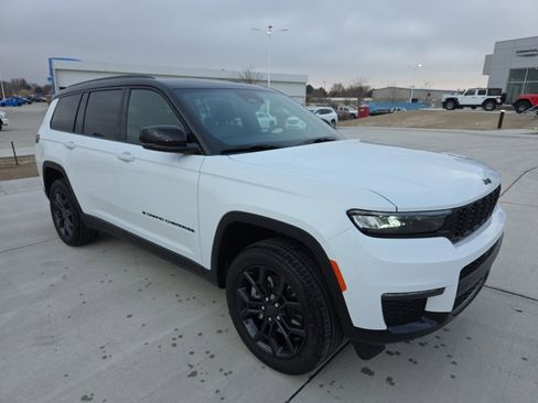 New 2025 Jeep Grand Cherokee L Limited w/ Trailer Tow Package AWD/4WD image 3