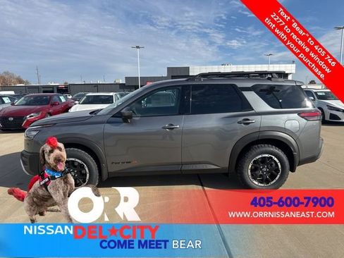 New 2025 Nissan Pathfinder Rock Creek image 2