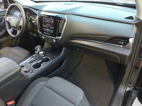 Used 2021 Chevrolet Traverse LS FWD image 22