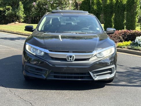 Used 2017 Honda Civic EX image 3