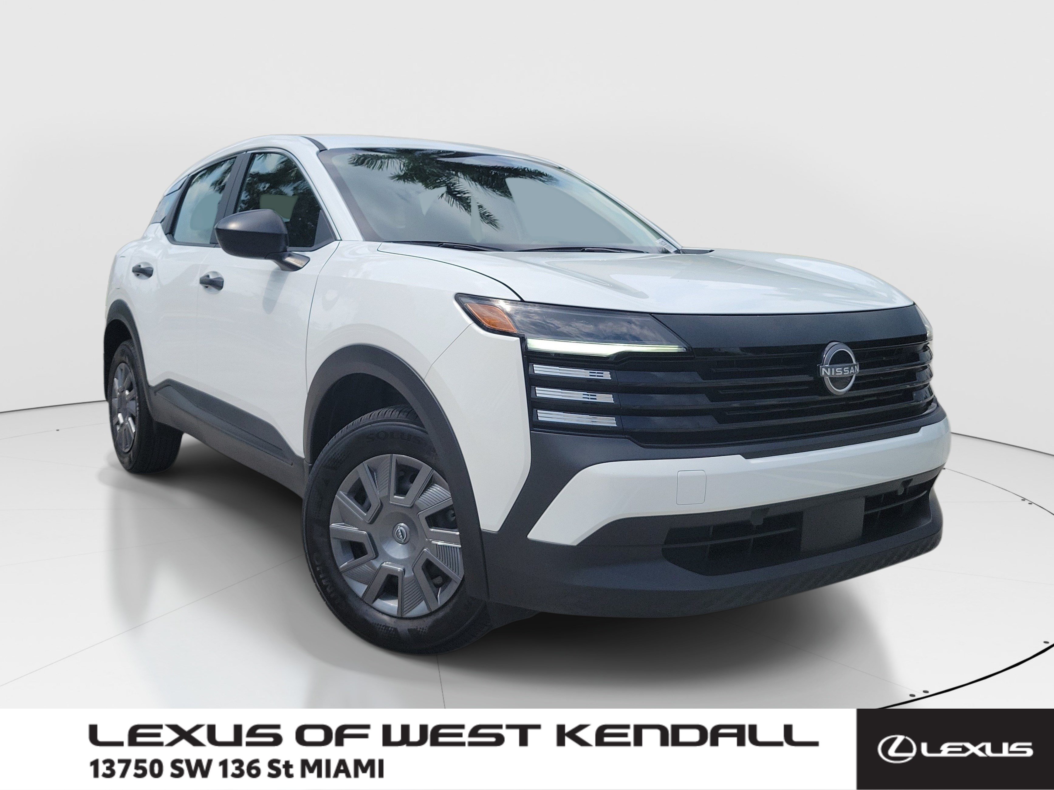 Used 2025 Nissan Kicks S FWD image 1