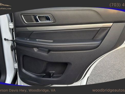 Used 2018 Ford Explorer XLT w/ Equipment Group 202A image 14