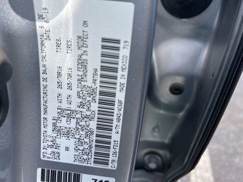 Used 2019 Toyota Tacoma TRD Off-Road image 3