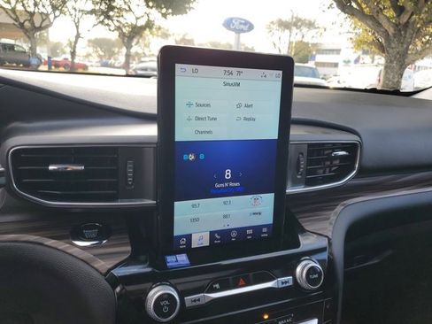 Used 2023 Ford Explorer Limited w/ Limited Technology Package image 30